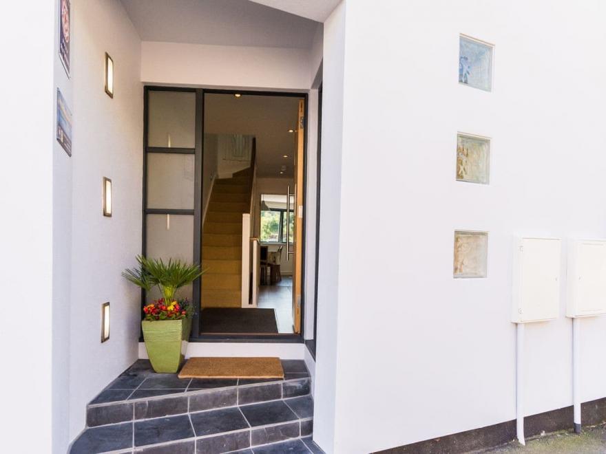 1 Middle Manor Cottages