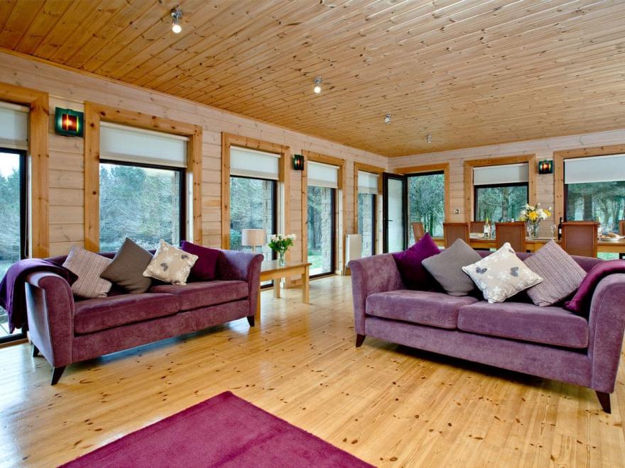 Oak Lodge - Forest Lakes