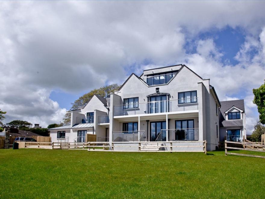 Seaspray At Ocean Breeze