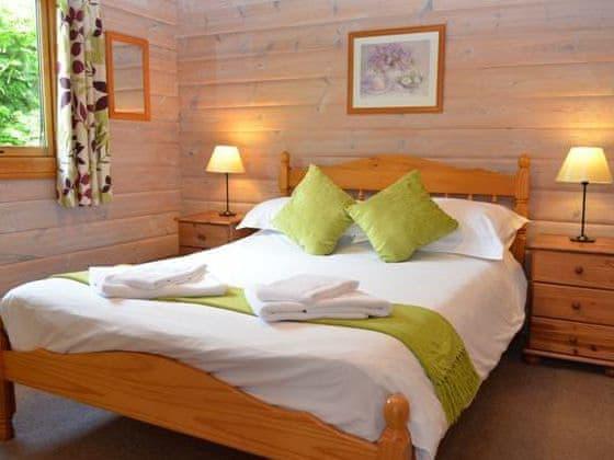 Tawny Owl Lodge - Oakwood Lodge