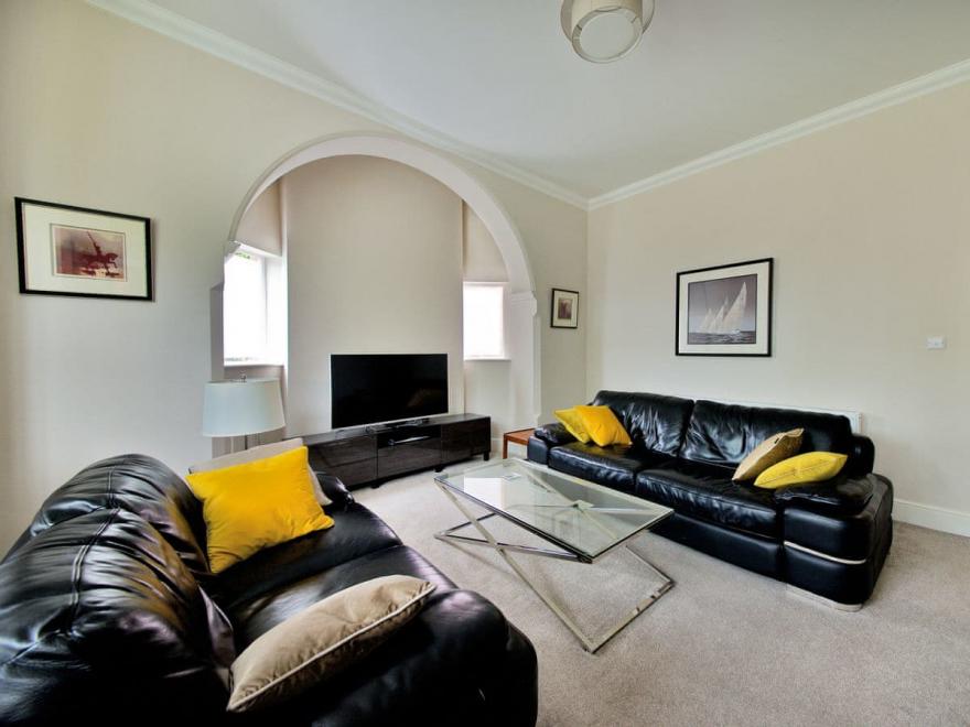 No. 1 Paramount Apartments