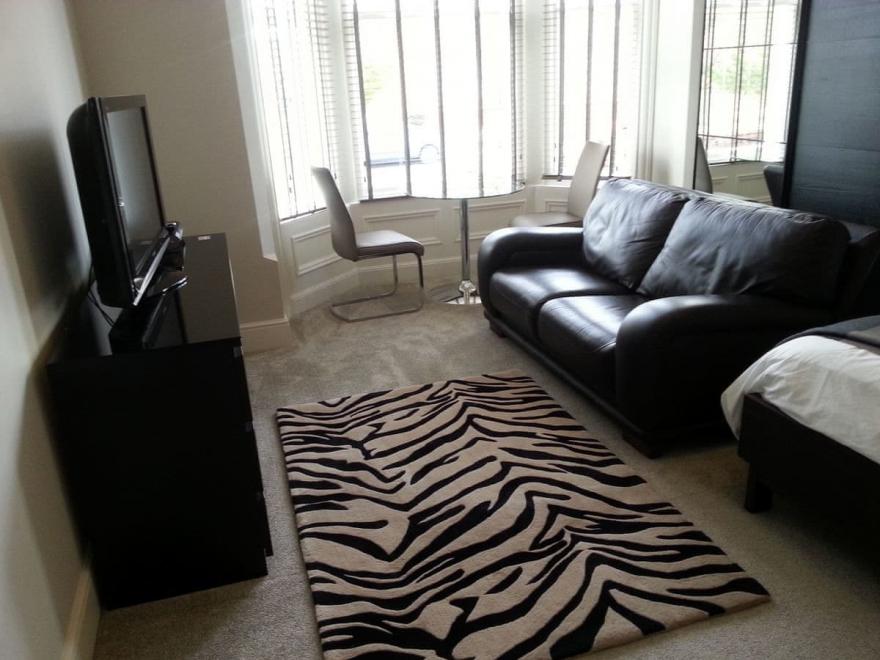 No. 2 Paramount Apartments