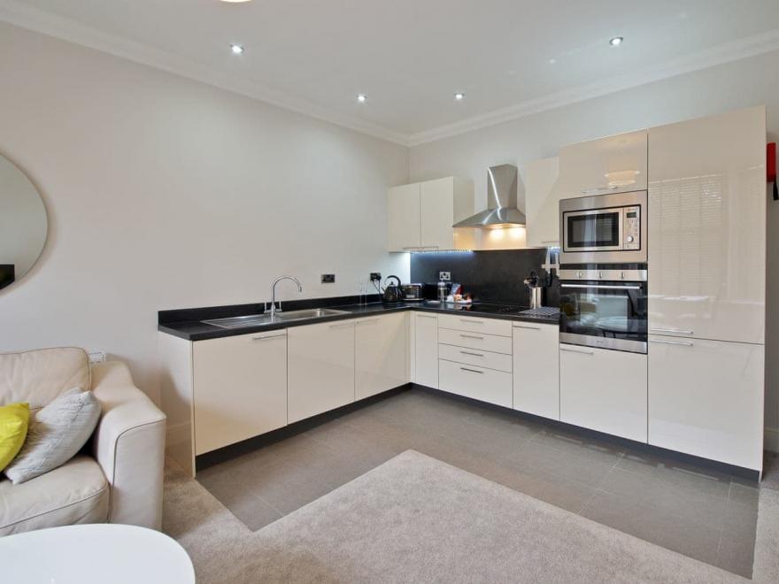 No. 3 Paramount Apartments