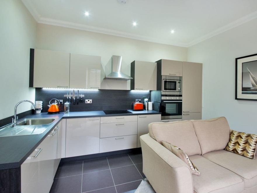 No. 4 Paramount Apartments