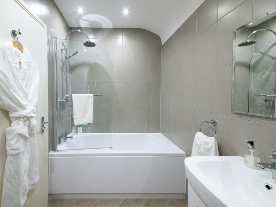 No. 4 Paramount Apartments