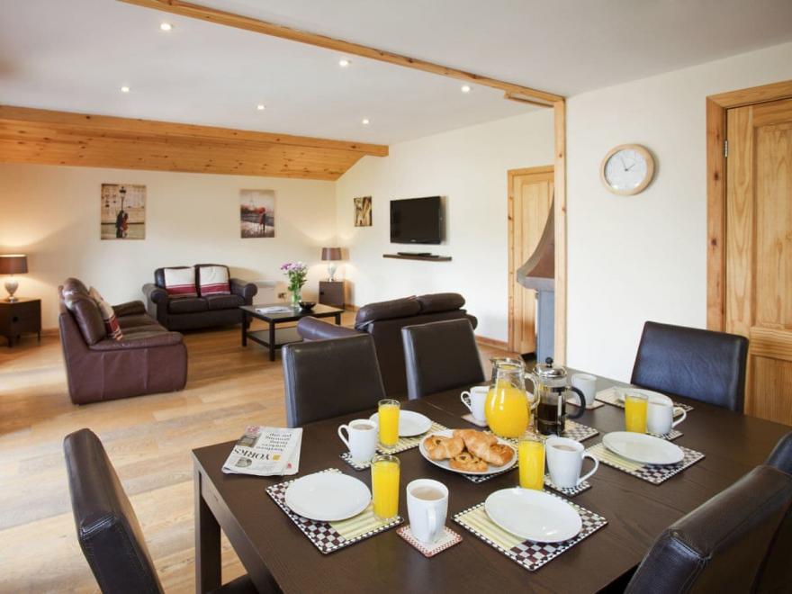 Cathedral Lodge - Riverside Lodges