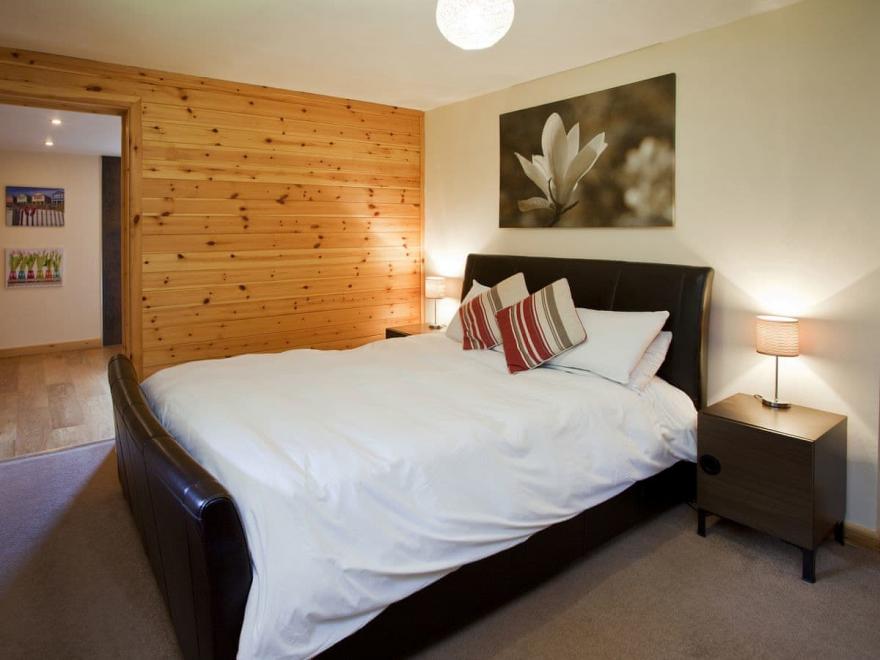 Cathedral Lodge - Riverside Lodges