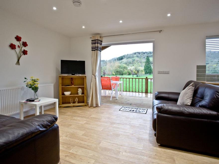 Kingfisher Lodge - Redlake Farm