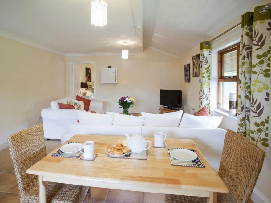 Rowels Lodge - Riverside Lodges