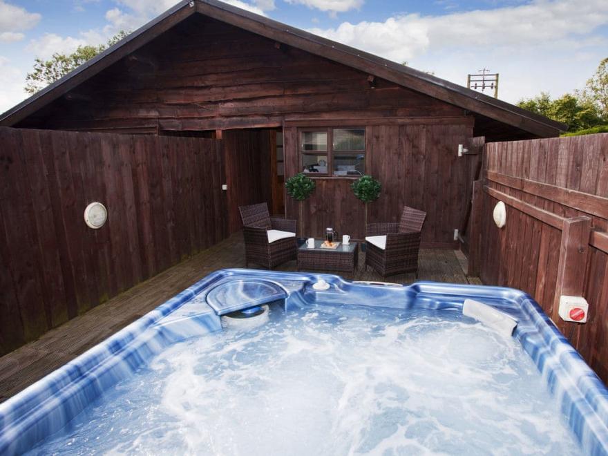 Rowels Lodge - Riverside Lodges