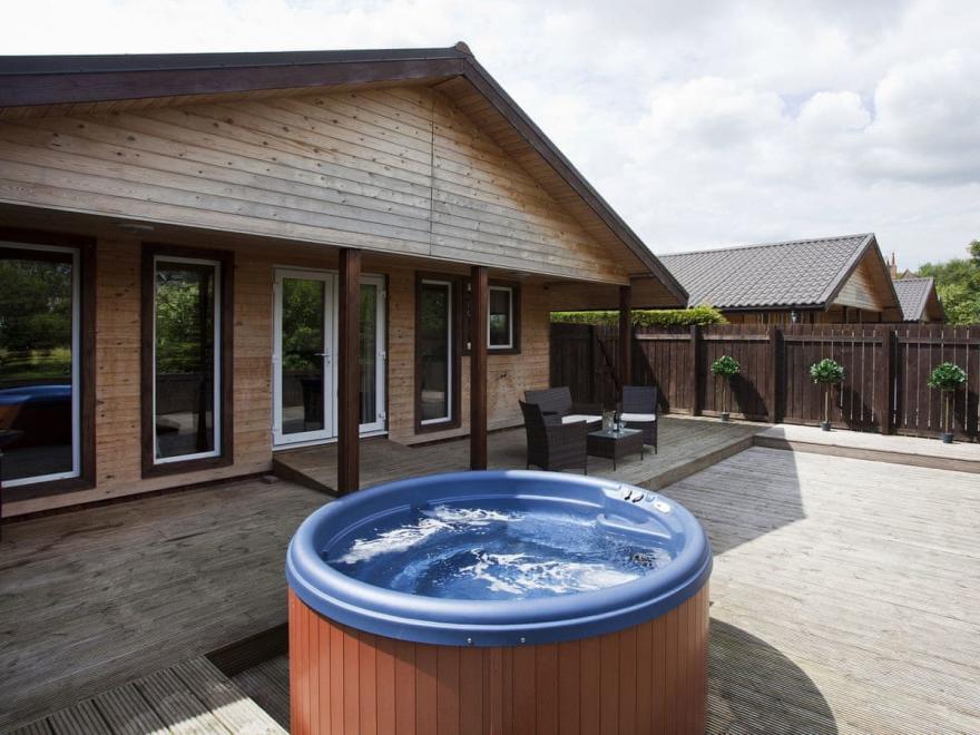 Studley Lodge - Riverside Lodges