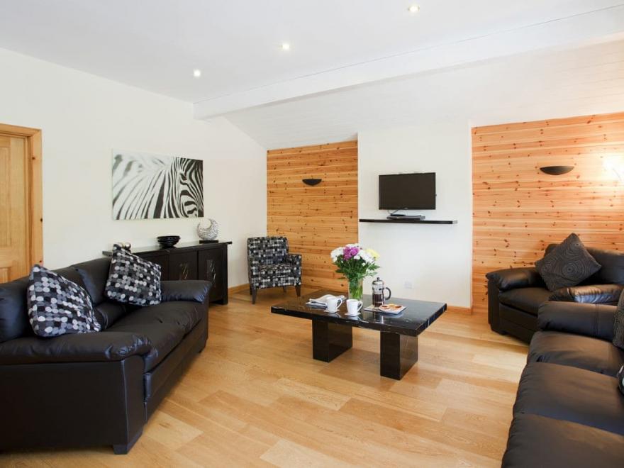 Uredale Lodge - Riverside Lodges