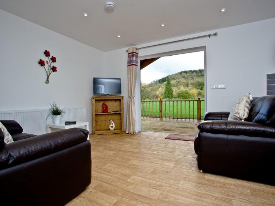 Woodpecker Lodge - Redlake Farm