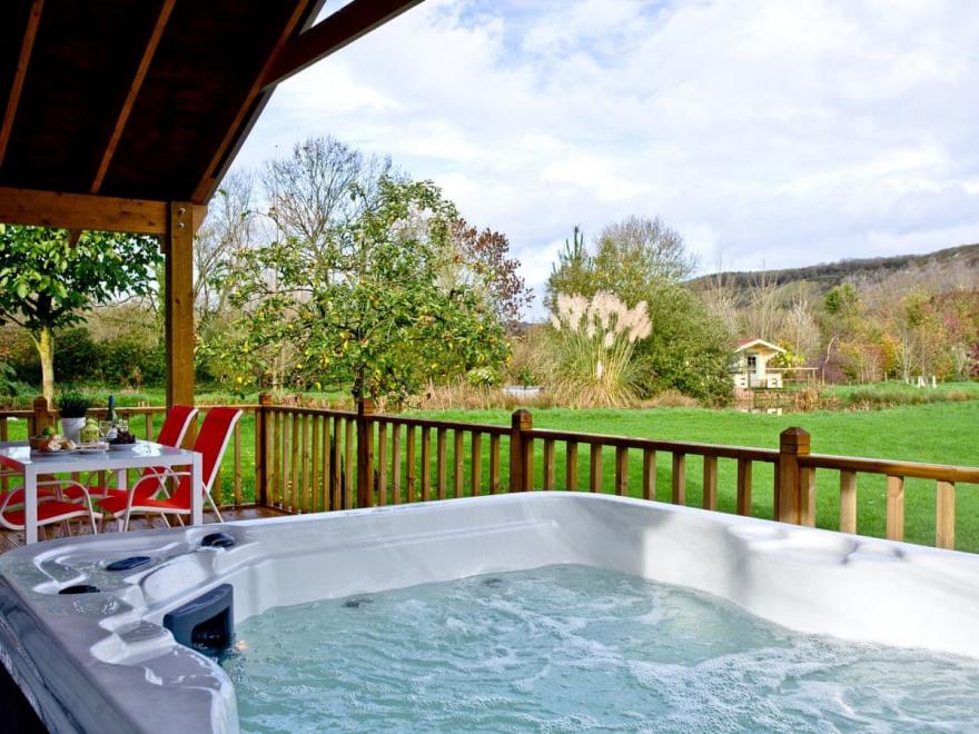 Woodpecker Lodge - Redlake Farm