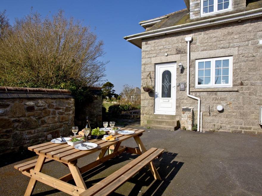 Apartment 2 - Rosewarne Manor