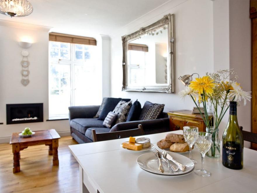 Apartment 2 - Rosewarne Manor