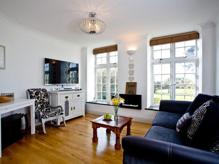 Apartment 2 - Rosewarne Manor