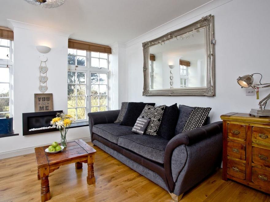 Apartment 2 - Rosewarne Manor