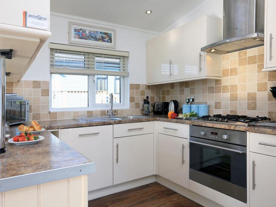 Eden Lodge - 9 Salcombe Retreat