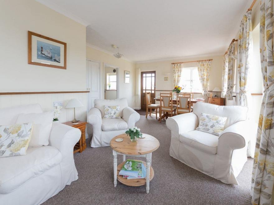 2 Seabreeze Cottages