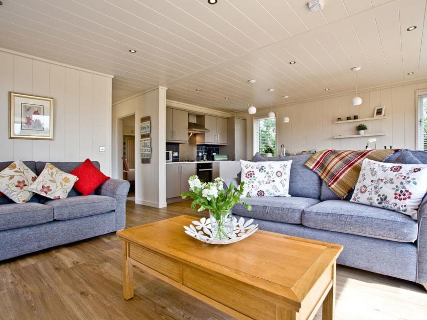 Cedar Lodge - Strawberryfield Park