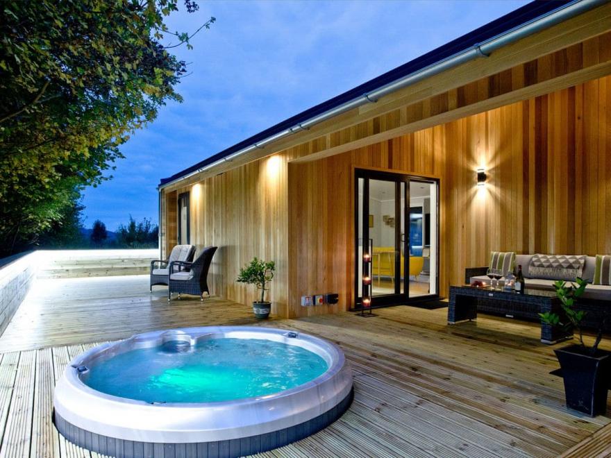 Nyland Lodge - Strawberryfield Park