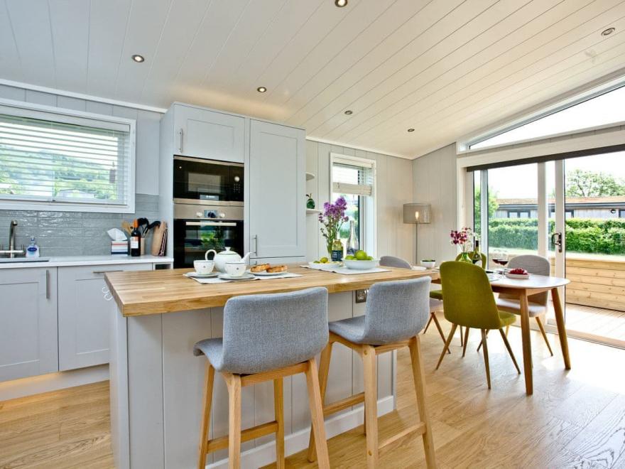 Perry Lodge - Strawberryfield Park