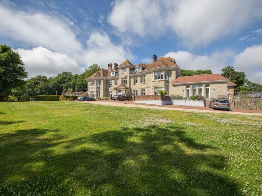 Apartment 6 - Shanklin Manor
