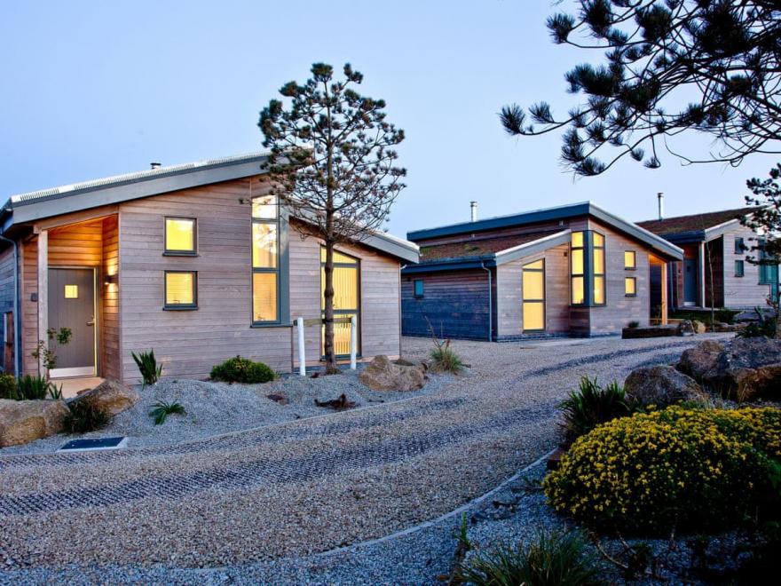 Una Argentum 63 Carbis Bay