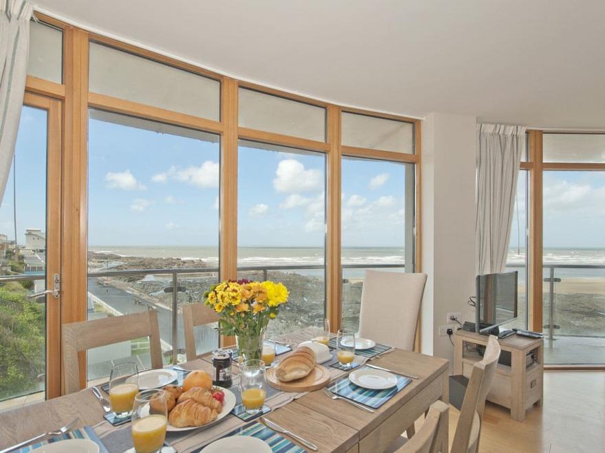 Apartment 22, Horizon View