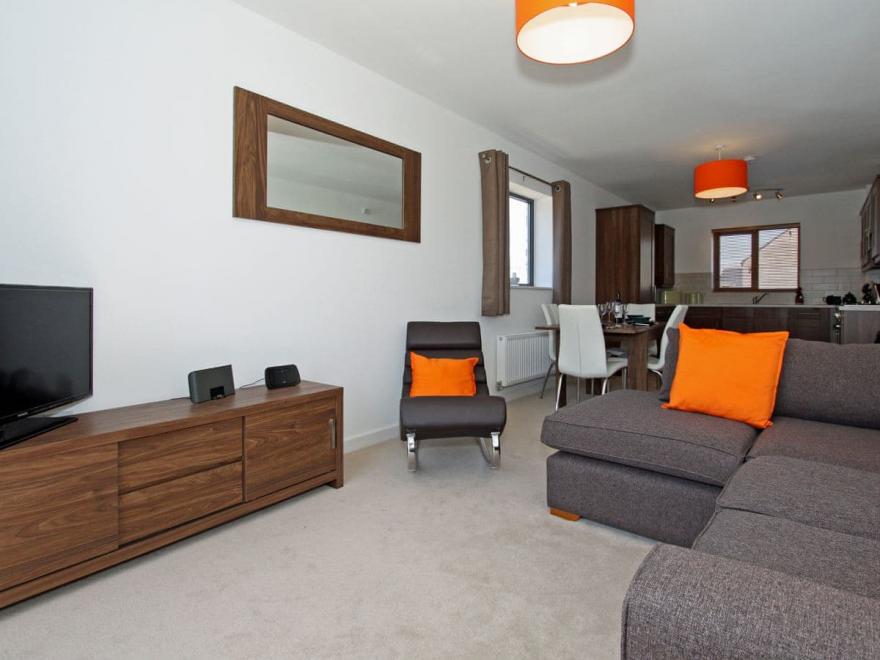 3 Waterwheel Apartment