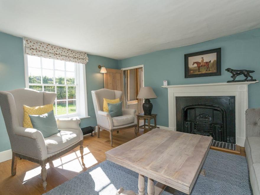 The Farmhouse - UK10163