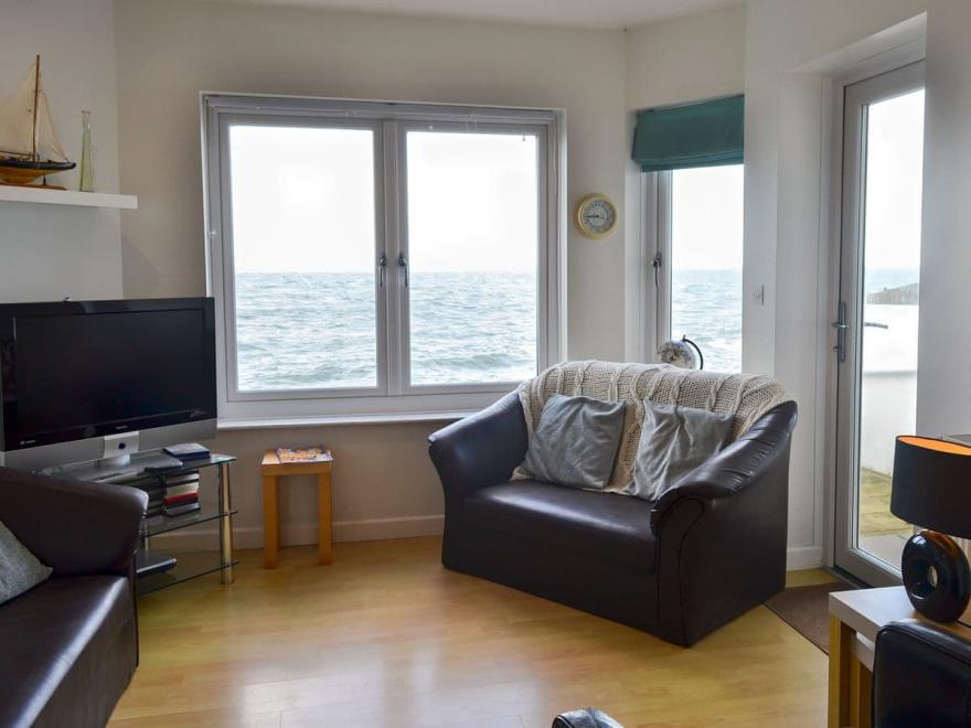 Flat 2 Oceanside