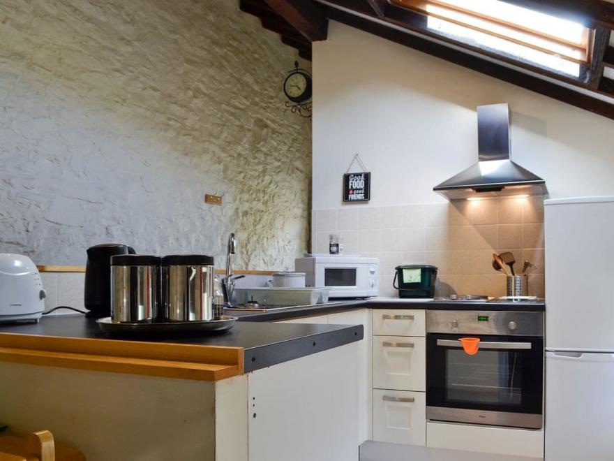 Rowan Cottage - UK10249