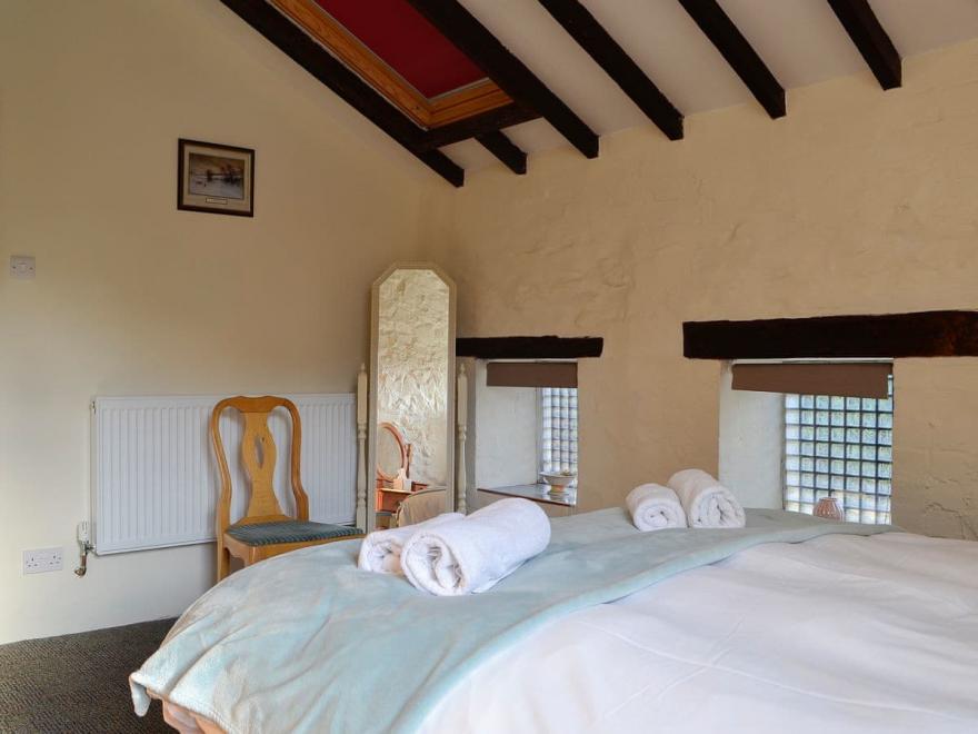 Rowan Cottage - UK10249