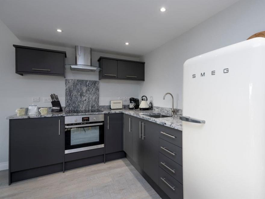 The Cowshed - UK10354