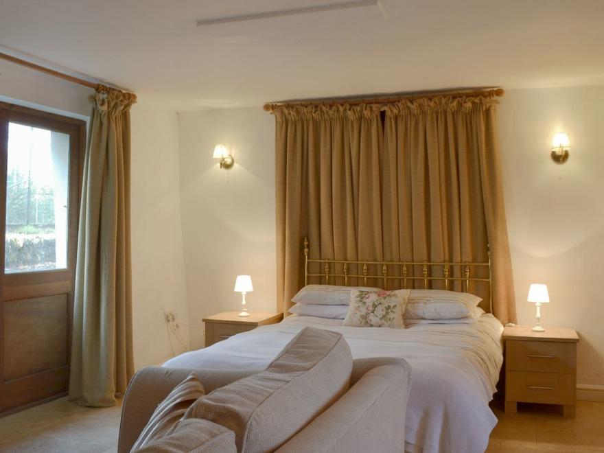 The Linhay - UK10421