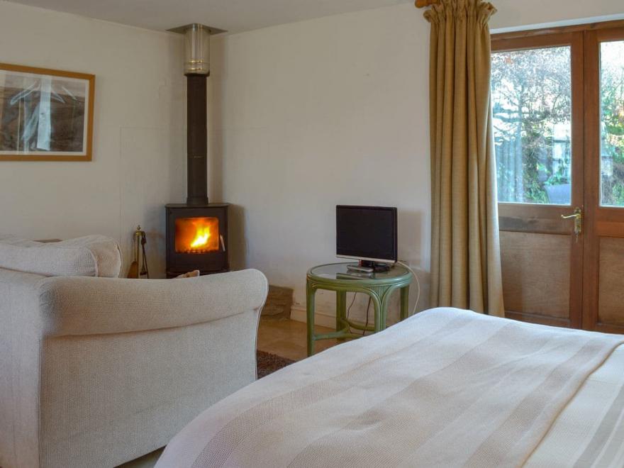 The Linhay - UK10421