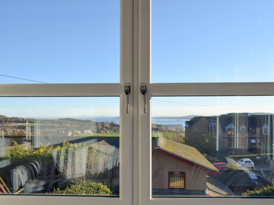 Sea View Apartment - UK10459