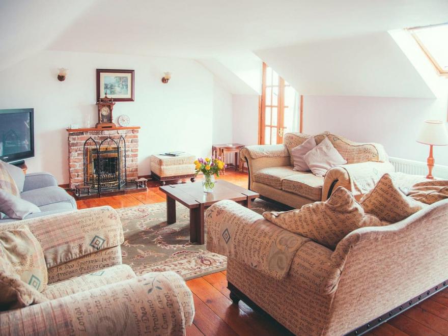 The Cottage - UK10514