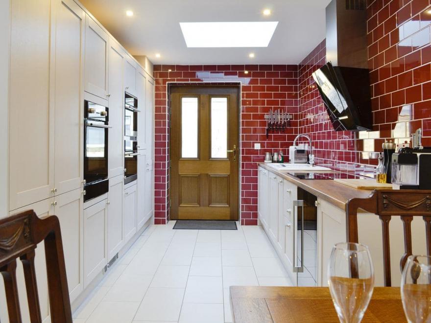 Courtyard Cottage - UK10542