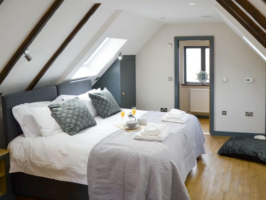 The Cart Shed - UK10576