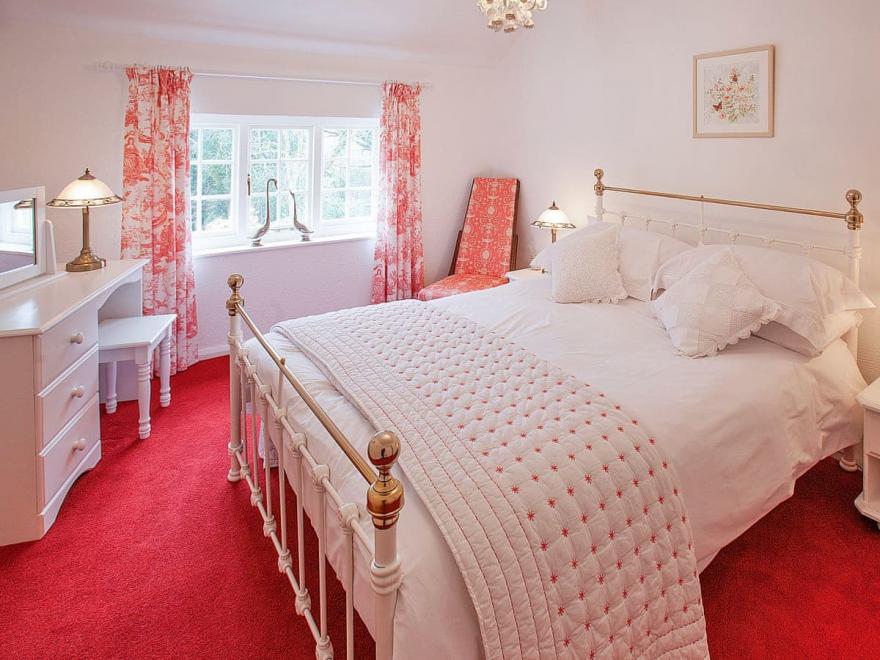 Farm Cottage UK10591