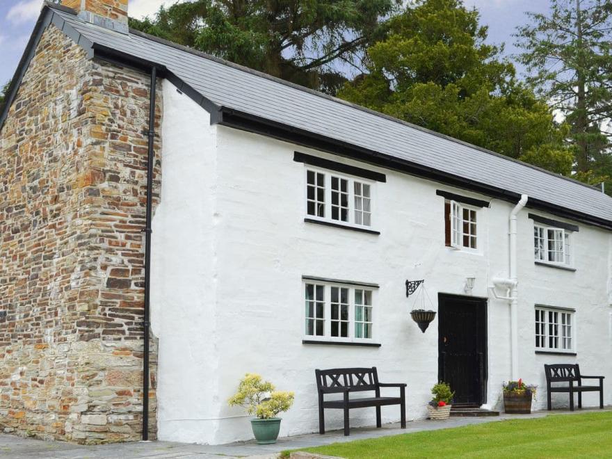 Farm Cottage UK10591