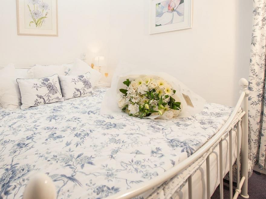 Bluebell Apartment UK10593