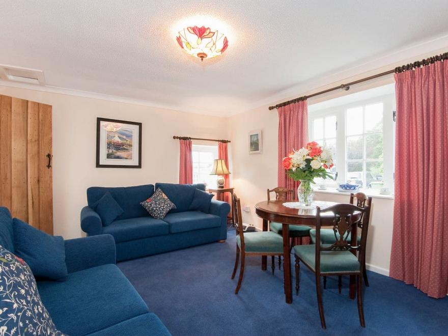 Bluebell Apartment UK10593