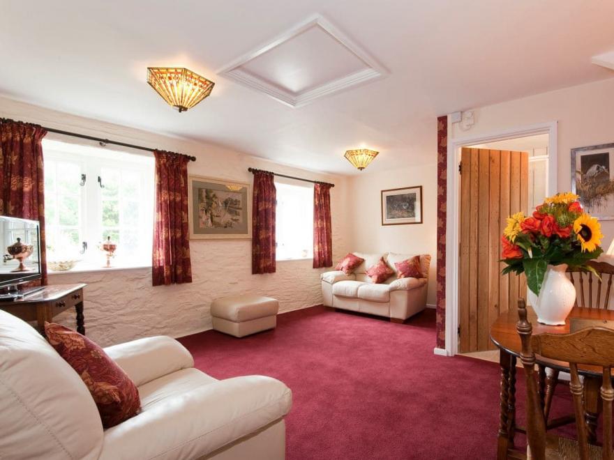 Oak Tree Apartment UK10594