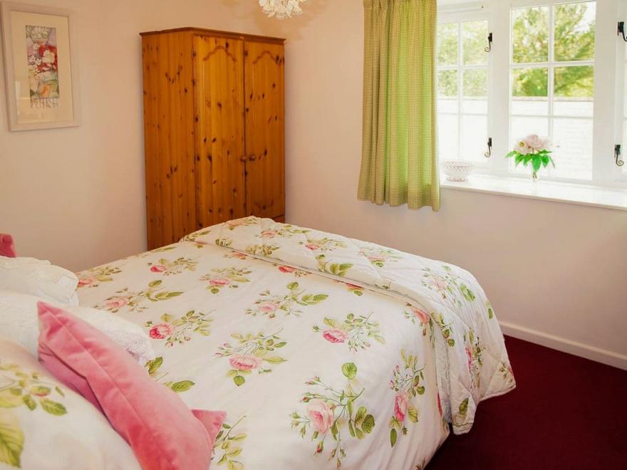 Oak Tree Apartment UK10594