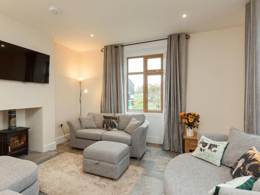 The Farmhouse - UK10655