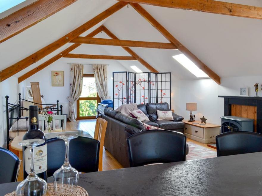 Lane End Loft - UK10657